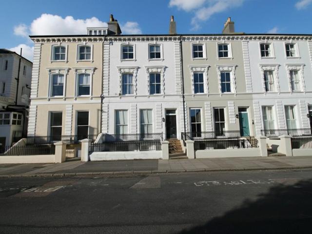 Flat for rent in Upperton, Eastbourne