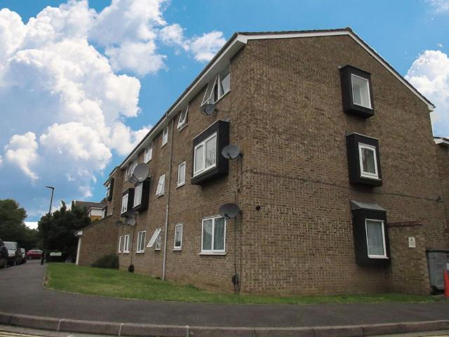 Flat for rent in London Borough of Hounslow, Heston