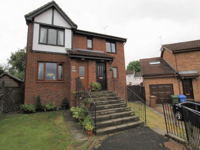 Flat for rent in Helensfield, Scotland