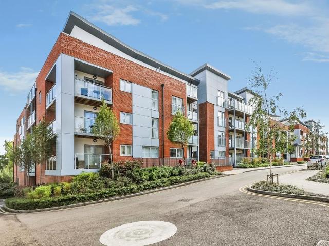 Flat for rent in St Albans, Five Acres