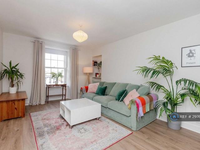 Flat for rent in Southside, Scotland