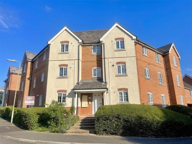 Flat for rent in Whiteley, Hampshire
