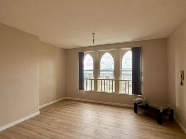 Apartment for rent in Eightlands, Kirklees