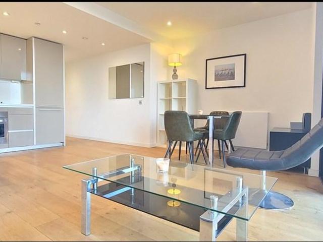Flat for rent in Elephant and Castle, Greater London