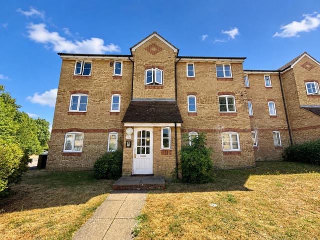 Flat for rent in Fishers Green, Shephall