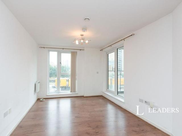 Apartment for rent in Woking, Surrey