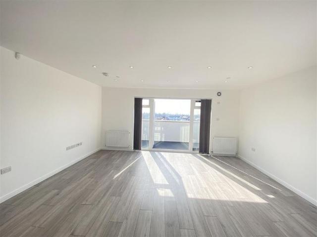 Apartment for rent in London Borough of Barking and Dagenham, Greater London