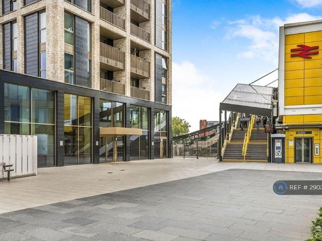 Flat for rent in London Borough of Croydon, Greater London