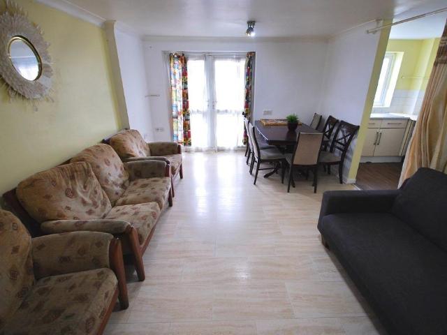 Flat for rent in Alperton, Greater London