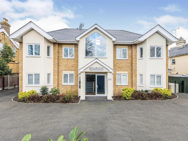 Flat for rent in Thundersley, Essex