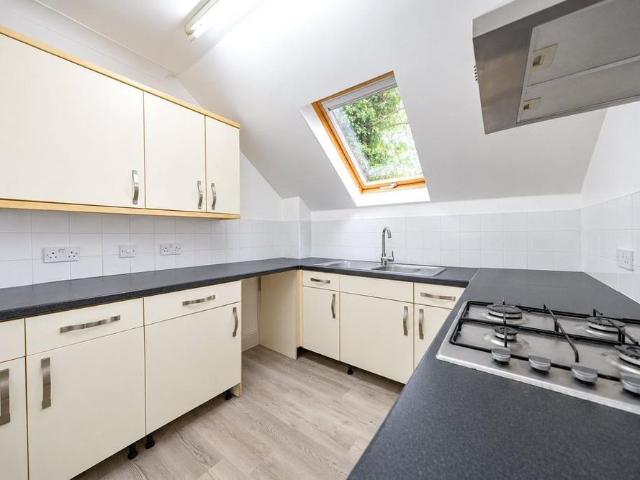 Apartment for rent in Ringlestone, Midway