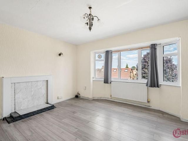 Apartment for rent in Carterhatch, Greater London