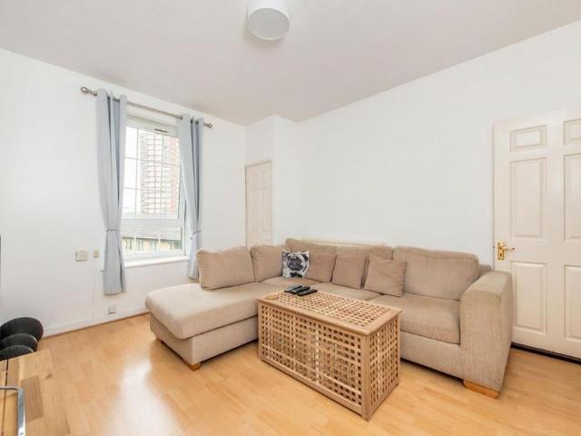 Apartment for rent in Bermondsey Village, Greater London