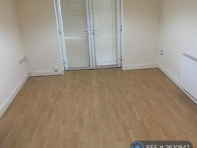 Apartment for rent in Golborne, Wigan