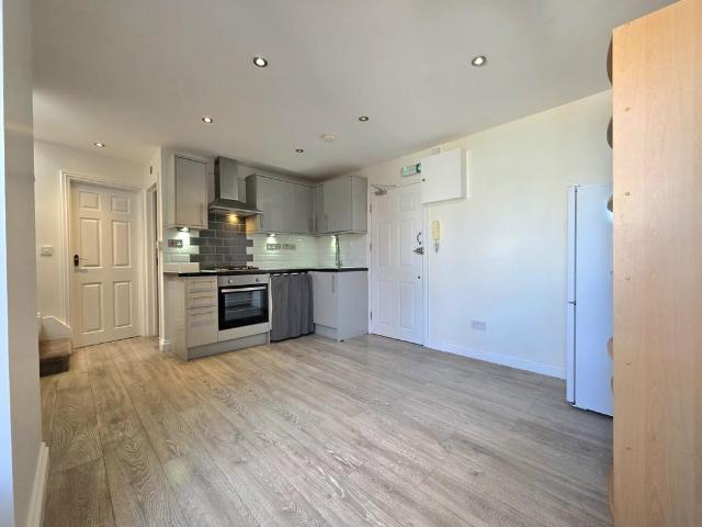 Flat for rent in London Borough of Lewisham, Lower Sydenham
