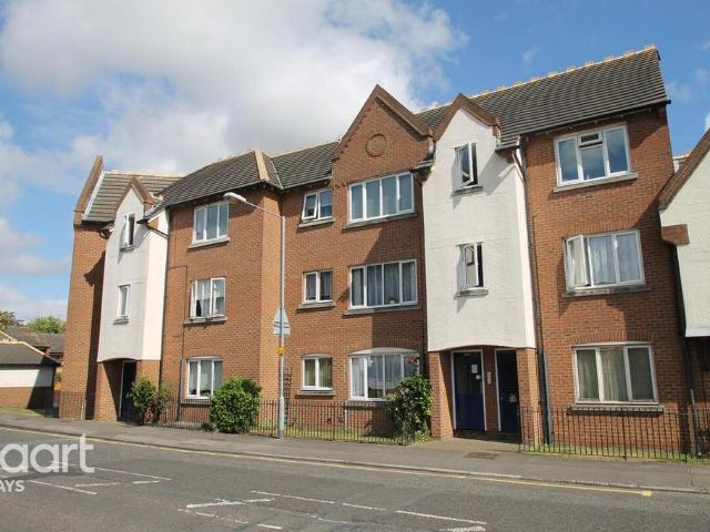 Flat for rent in Grays, Essex