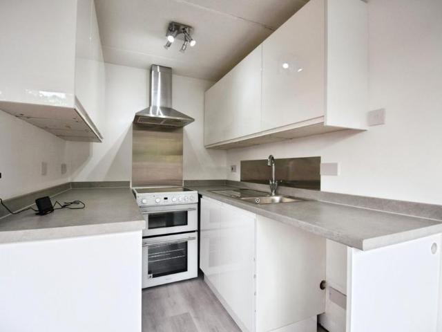 Apartment for rent in Albany Park, Greater London