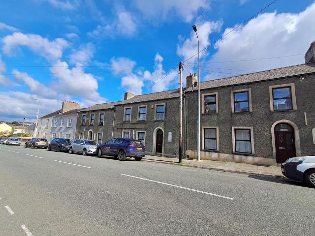 Flat for rent in Pembroke Dock, Wales