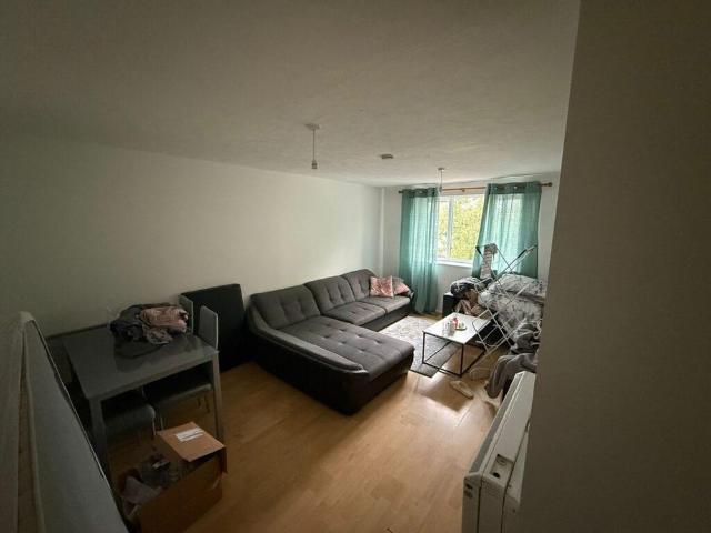 Apartment for rent in Thames View, Greater London