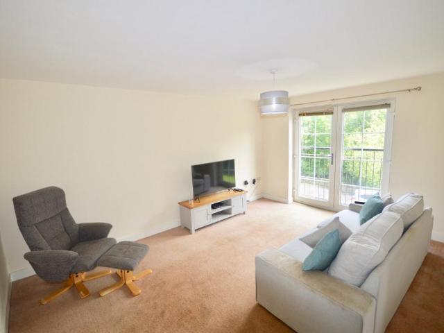 Flat for rent in Wharncliffe Side, South Yorkshire