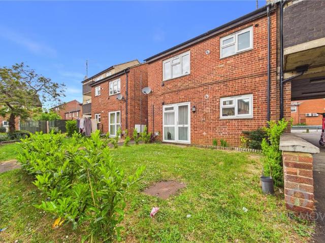 Flat for rent in Phippsville, Northampton