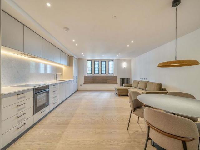 Apartment for rent in Kensington, Greater London