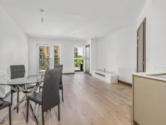 Apartment for rent in Monks Orchard, Kent