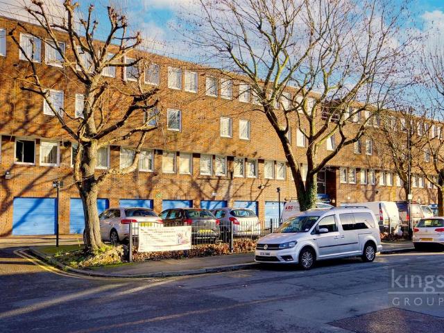 Flat for rent in Edmonton, Greater London