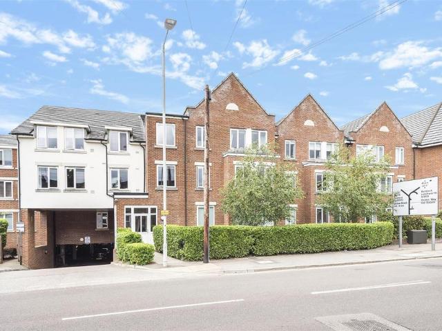 Flat for rent in King's Walden, Hertfordshire