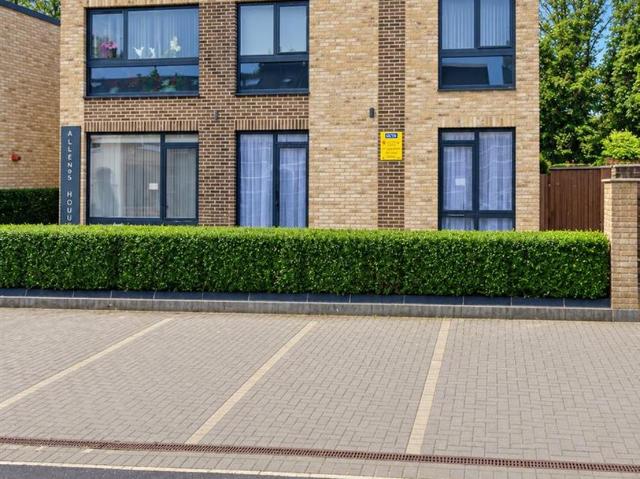 Apartment for rent in Carnaby Industrial Estate, Carnaby