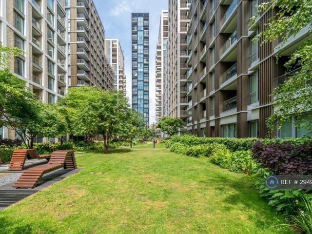 Flat for rent in Nine Elms, Greater London