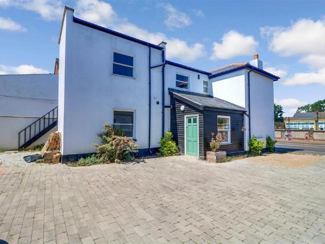 Flat for rent in Alton Barnes, Isle Of Man
