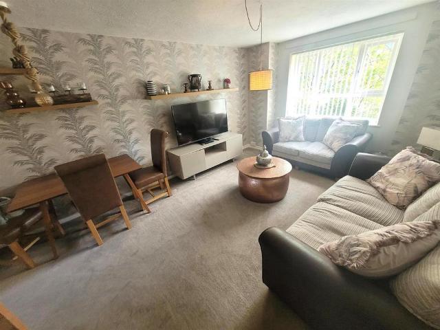 Flat for rent in Calderstones, Isle Of Man
