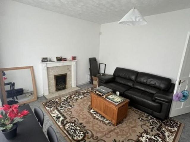 Apartment for rent in Scotstounhill, Scotstoun