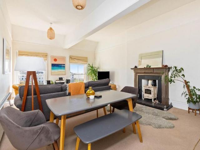 Apartment for rent in Round Hill, Brighton