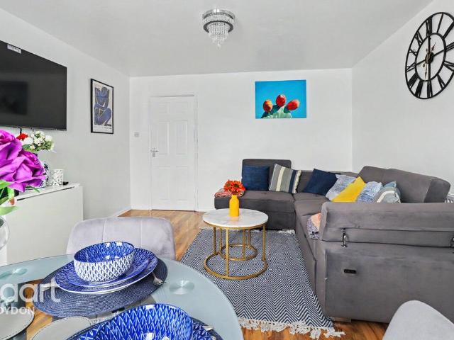Flat for rent in London Borough of Croydon, Thornton Heath