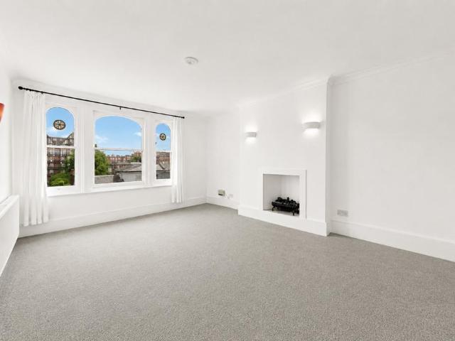 Flat for rent in St. John's Wood, Isle Of Man