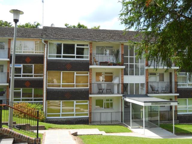 Flat for rent in Lucastes, Perryfields