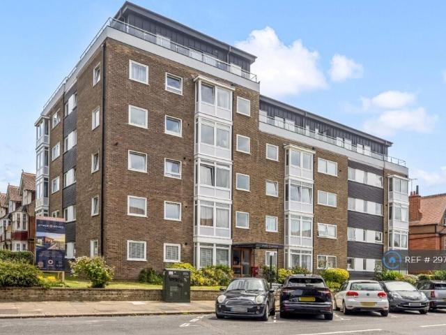Flat for rent in Aldrington