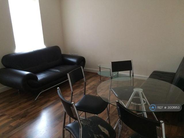 Apartment for rent in Seven Kings, Greater London