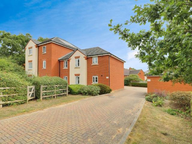 Flat for rent in Thundersley, Isle Of Man