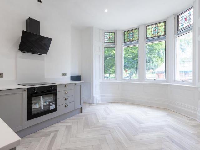 Apartment for rent in Plasnewydd, Falcon Lodge