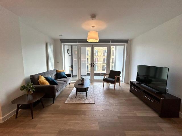 Apartment for rent in Blackhills, Surrey