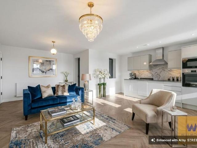 Apartment for rent in Cottenham Park, Greater London