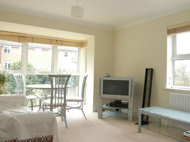 Apartment for rent in Brondesbury Park, Greater London