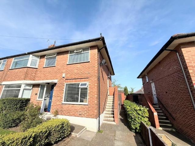 Flat for rent in Huyton, Knowsley
