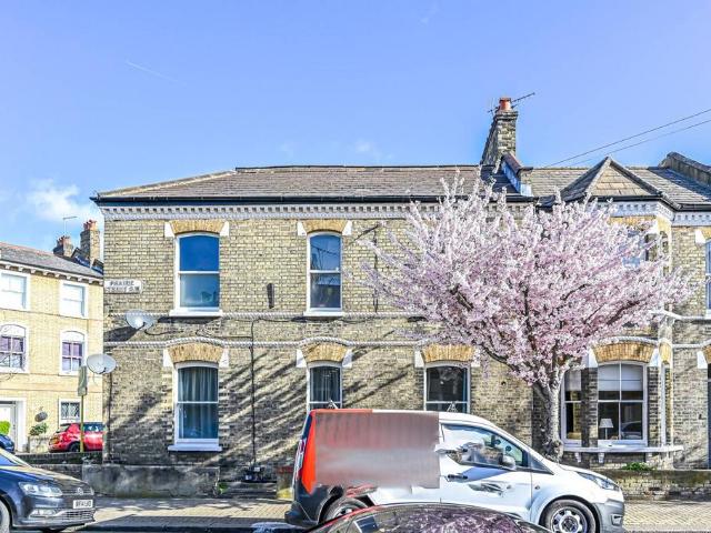 Flat for rent in Clapham Junction, Greater London
