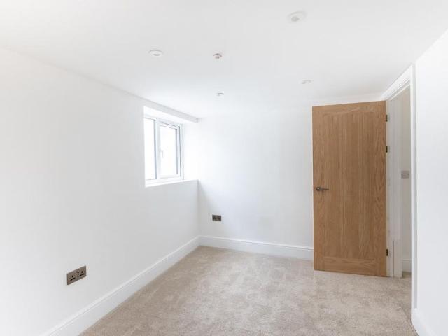 Apartment for rent in Plasnewydd, Falcon Lodge