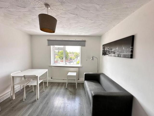 Apartment for rent in Yiewsley, Greater London