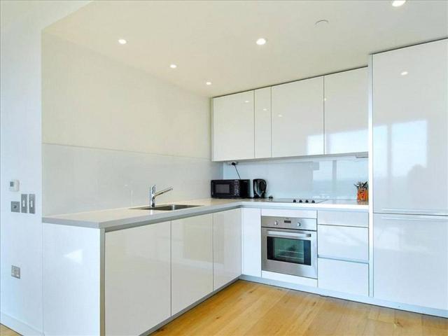 Flat for rent in Elephant and Castle, Greater London